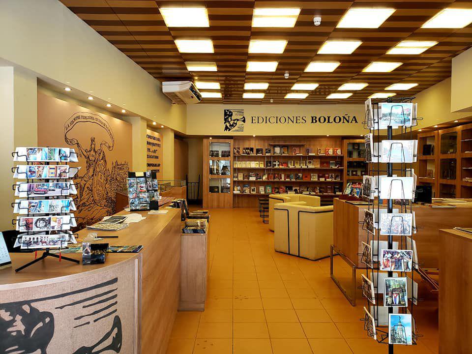 Intérieur de la librairie des éditions Boloña dans la Vieille Havane