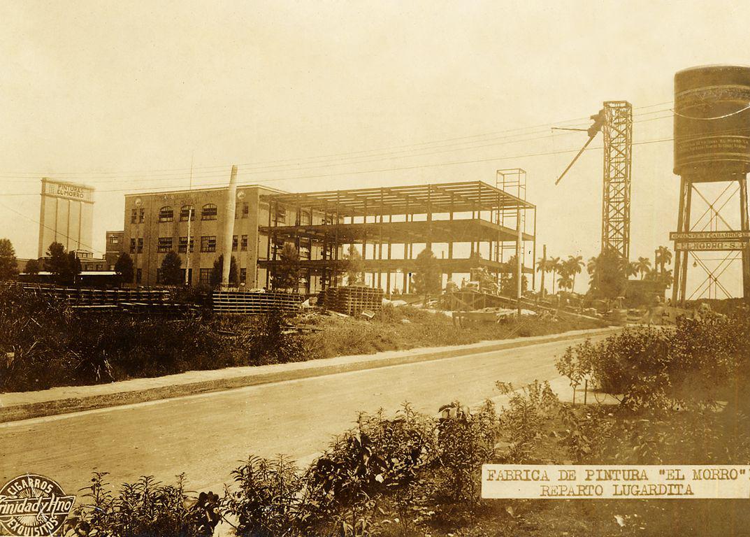 dia, BN, image d'usine en construction