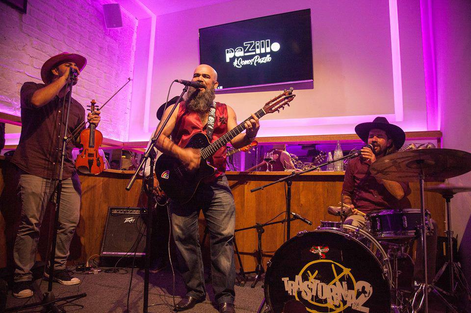 Le chanteur Ray Fernández en concert au PaZillo